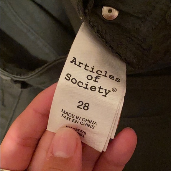 Jeans - Picture 3 of 3